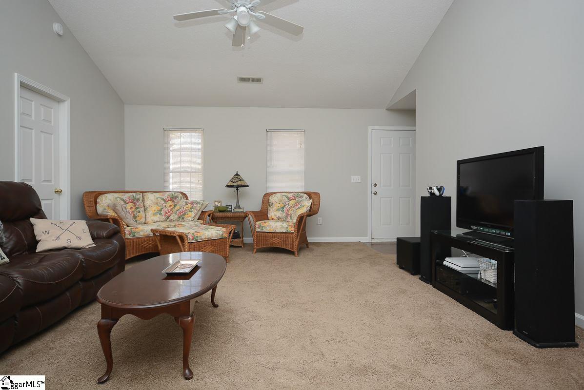 105 Periwinkle Court Pendleton, SC 29670 - Photo 3 of 21