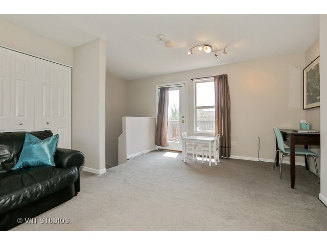 2367 East 70th Place, Unit 1A Chicago, IL 60649 - Photo 7 of 15