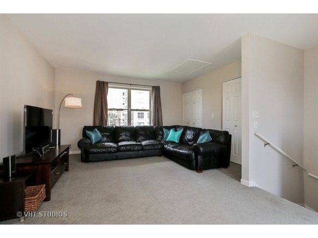 2367 East 70th Place, Unit 1A Chicago, IL 60649 - Photo 8 of 15