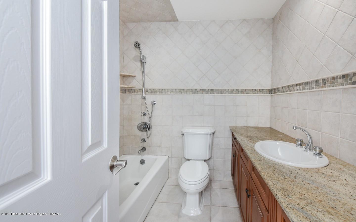 24 Springhill Drive Howell, NJ 07731 - Photo 12 of 25 O'Flynn_10455_P12_60888