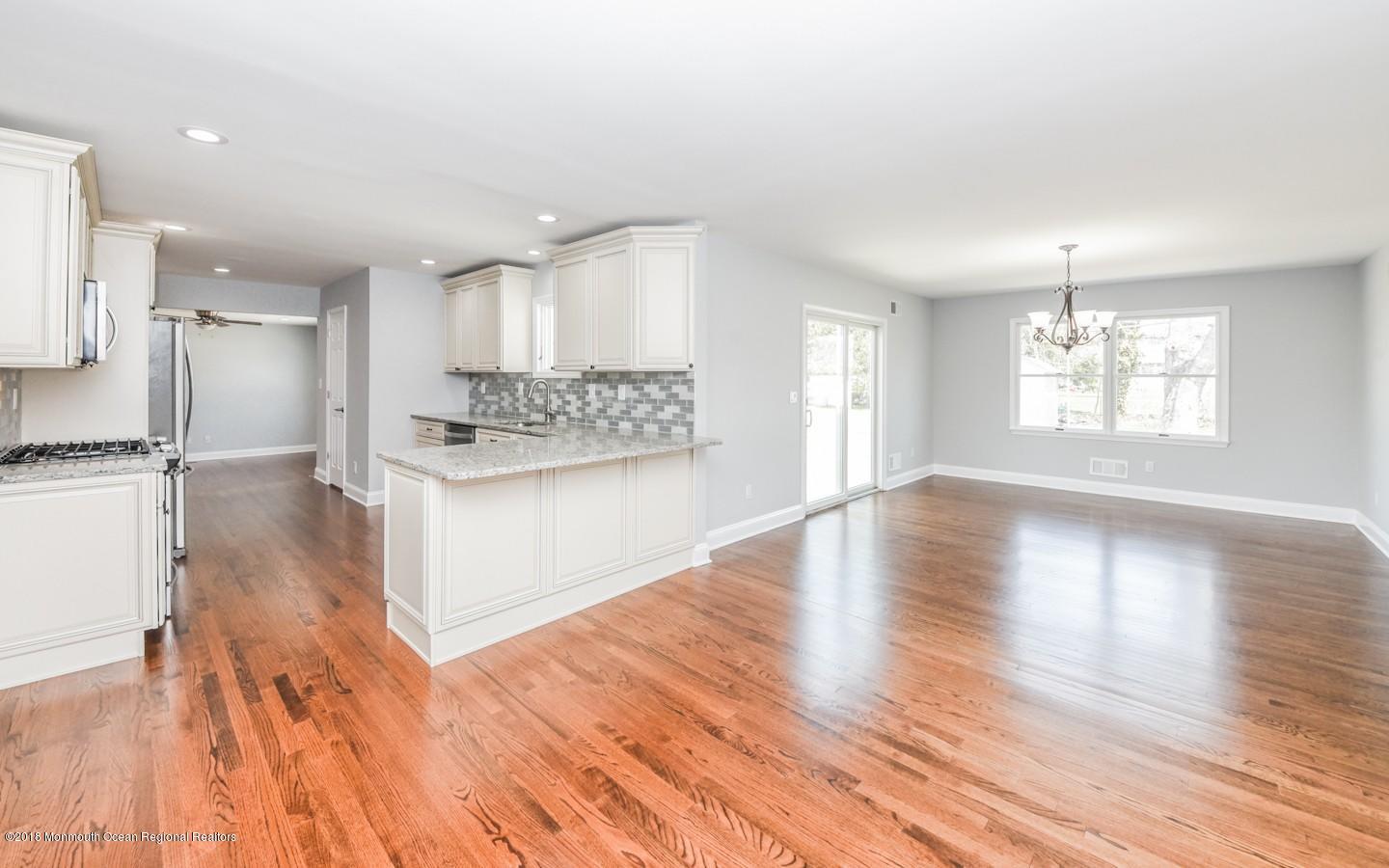 24 Springhill Drive Howell, NJ 07731 - Photo 2 of 25 O'Flynn_10455_P02_60878