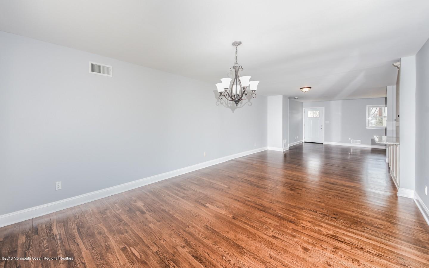 24 Springhill Drive Howell, NJ 07731 - Photo 5 of 25 O'Flynn_10455_P05_60880