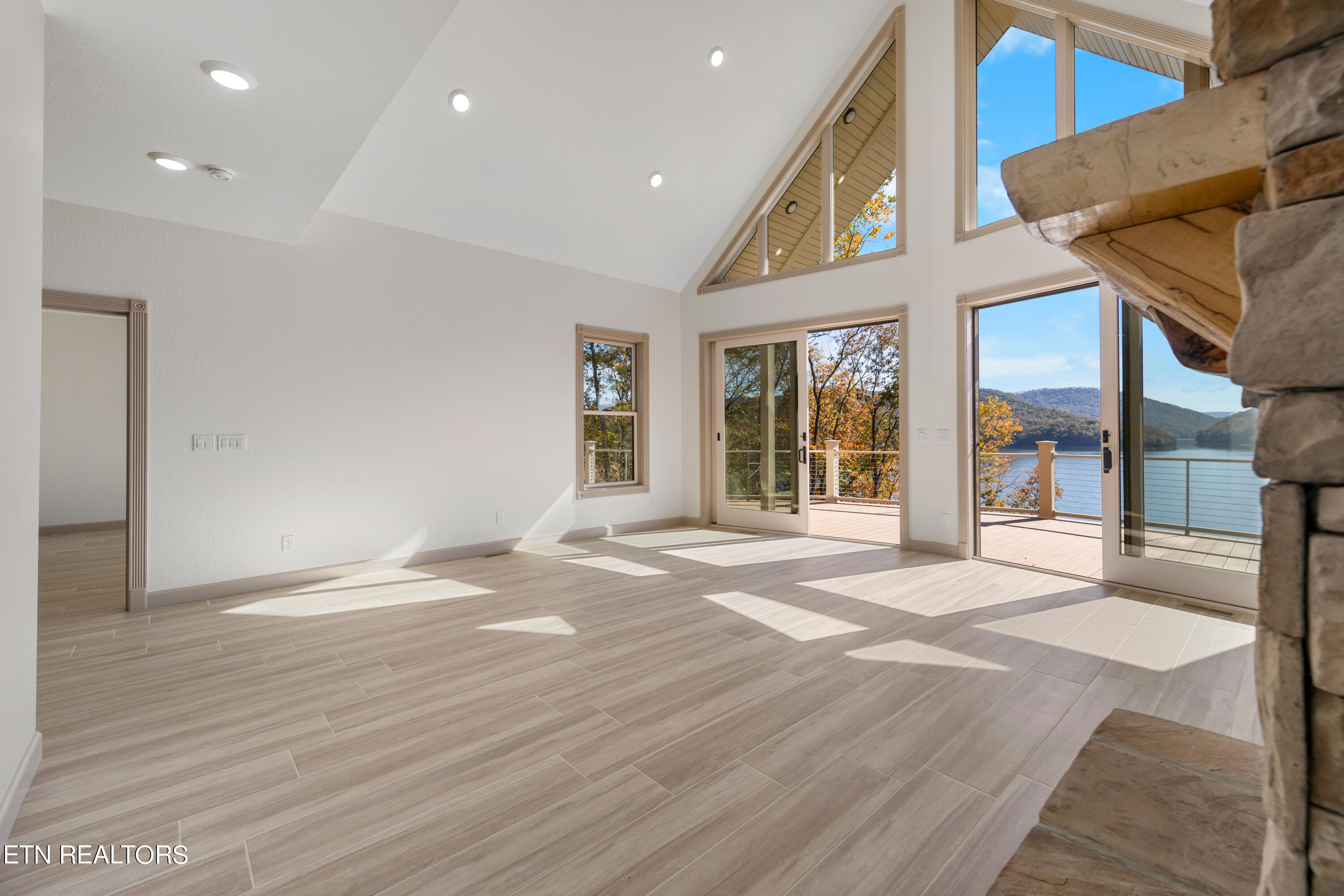 293 Platinum Drive New Tazewell, TN 37825 - Photo 13 of 53 030A0134_Original