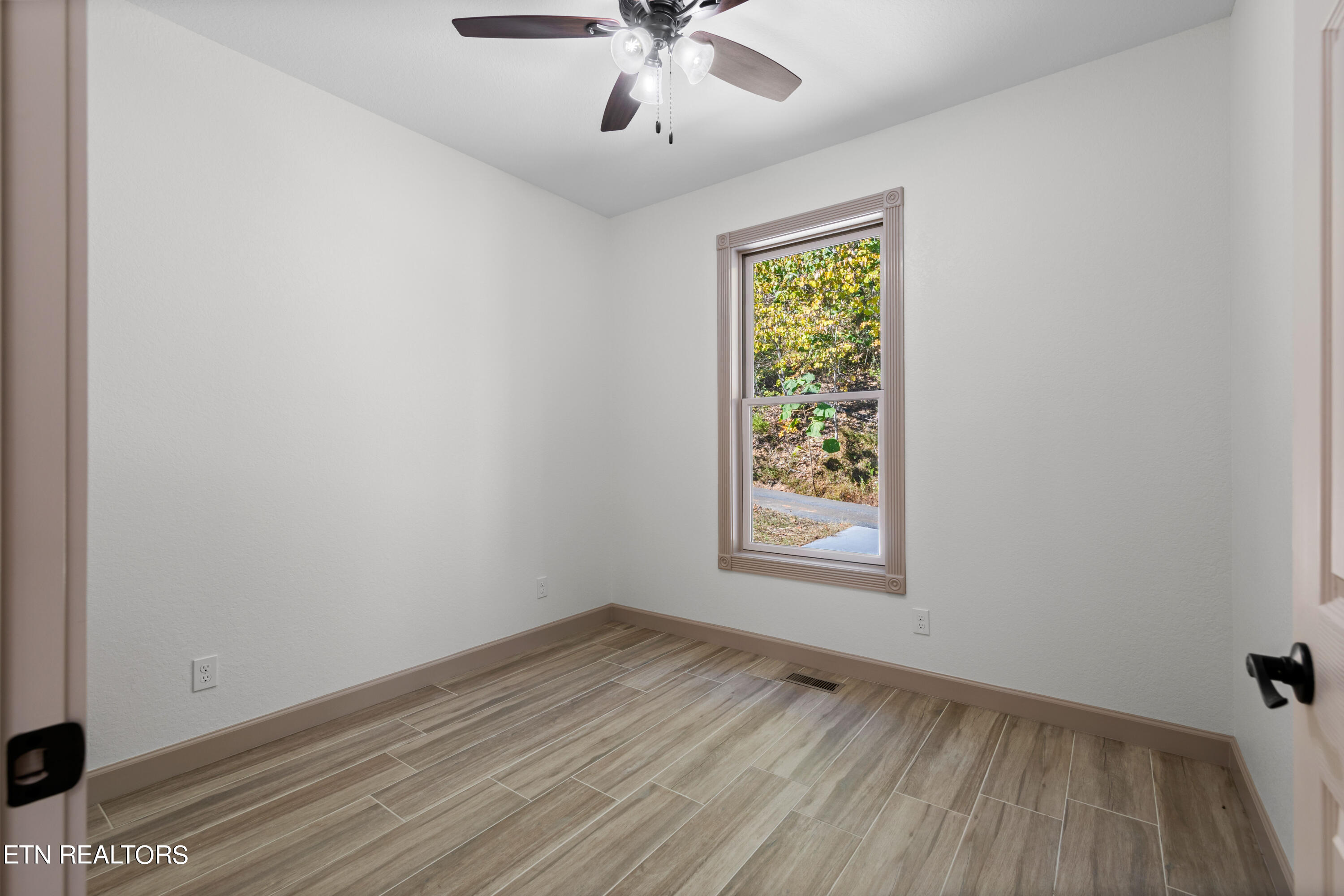 293 Platinum Drive New Tazewell, TN 37825 - Photo 26 of 53 030A0257_Original