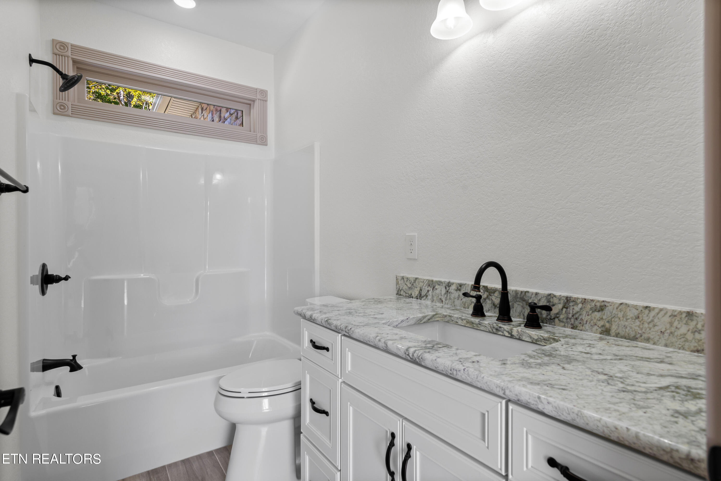 293 Platinum Drive New Tazewell, TN 37825 - Photo 27 of 53 030A0265_Original