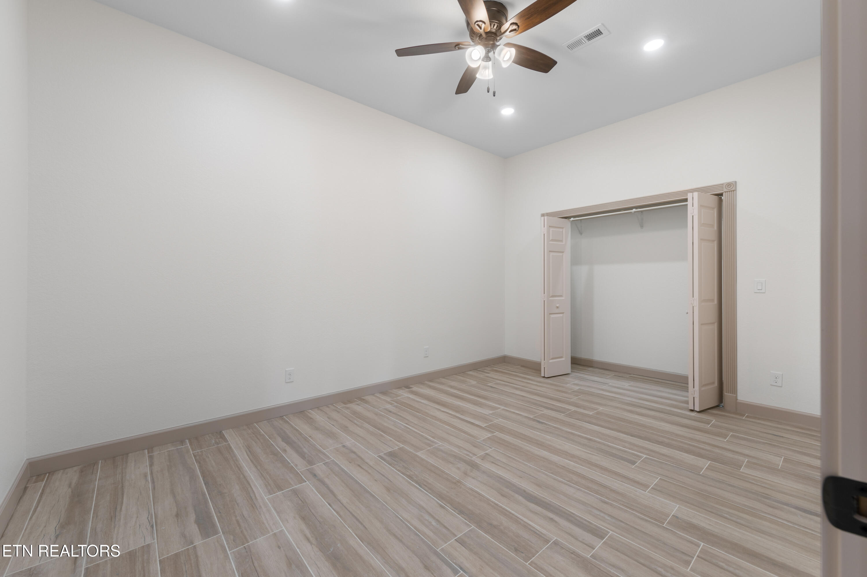 293 Platinum Drive New Tazewell, TN 37825 - Photo 34 of 53 030A0298_Original