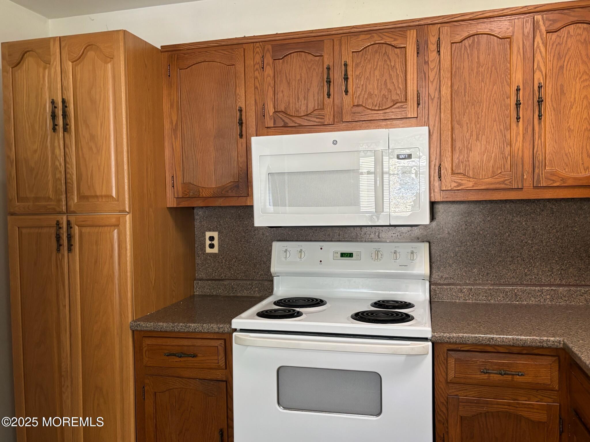 194 Constitution Boulevard Whiting, NJ 08759 - Photo 15 of 33 IMG_0999