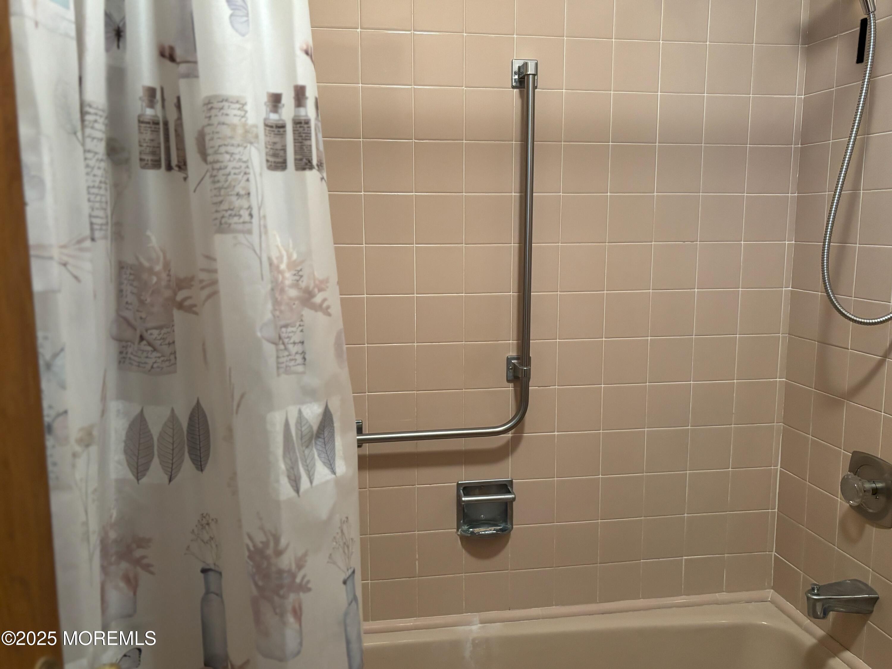 194 Constitution Boulevard Whiting, NJ 08759 - Photo 27 of 33 IMG_1014