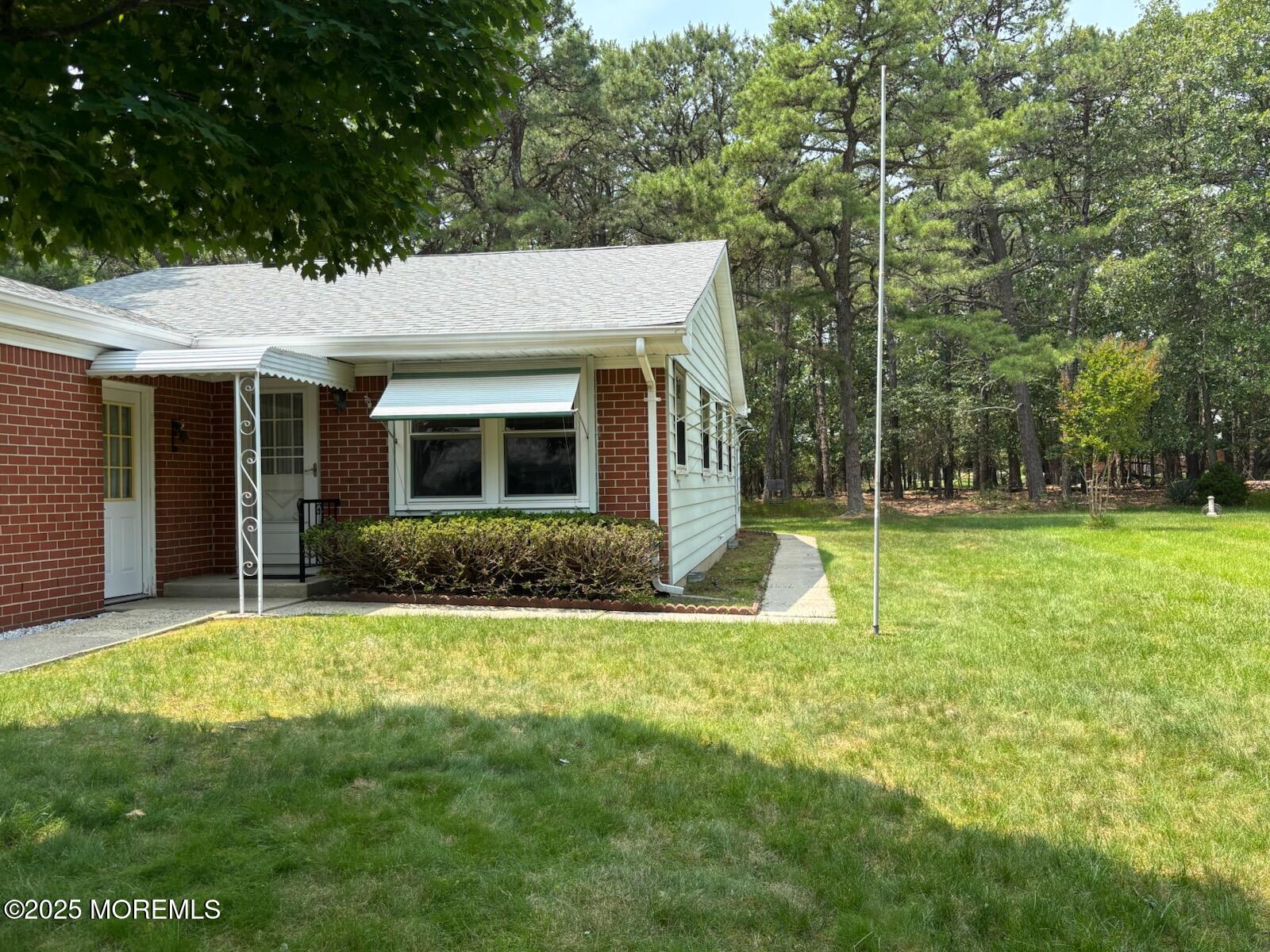 194 Constitution Boulevard Whiting, NJ 08759 - Photo 3 of 33 IMG_0990