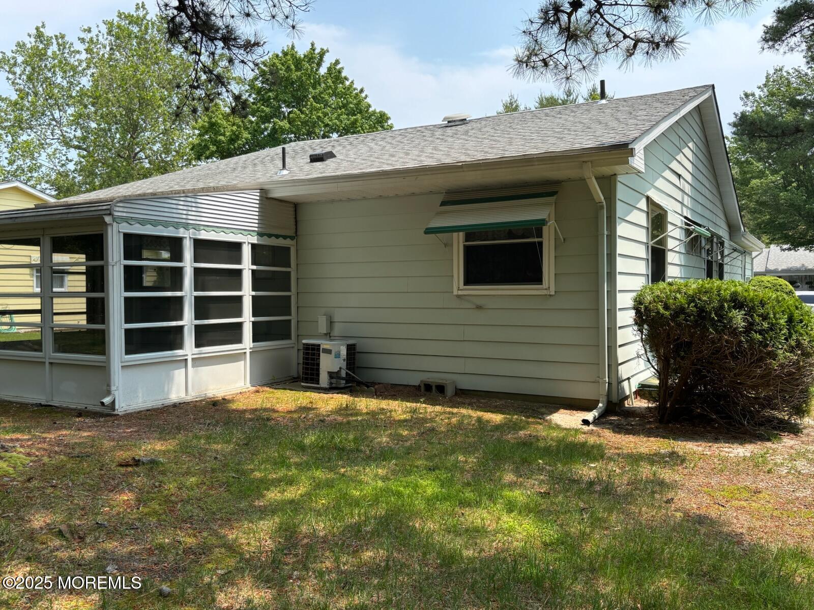 194 Constitution Boulevard Whiting, NJ 08759 - Photo 8 of 33 IMG_0995