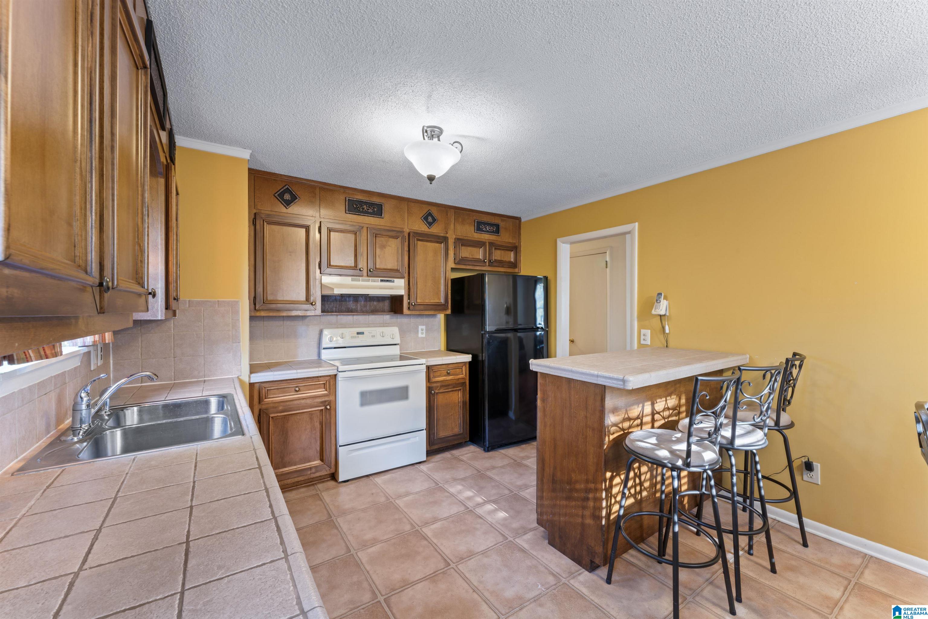 1702 Gardenridge Road Gardendale, AL 35071 - Photo 14 of 38