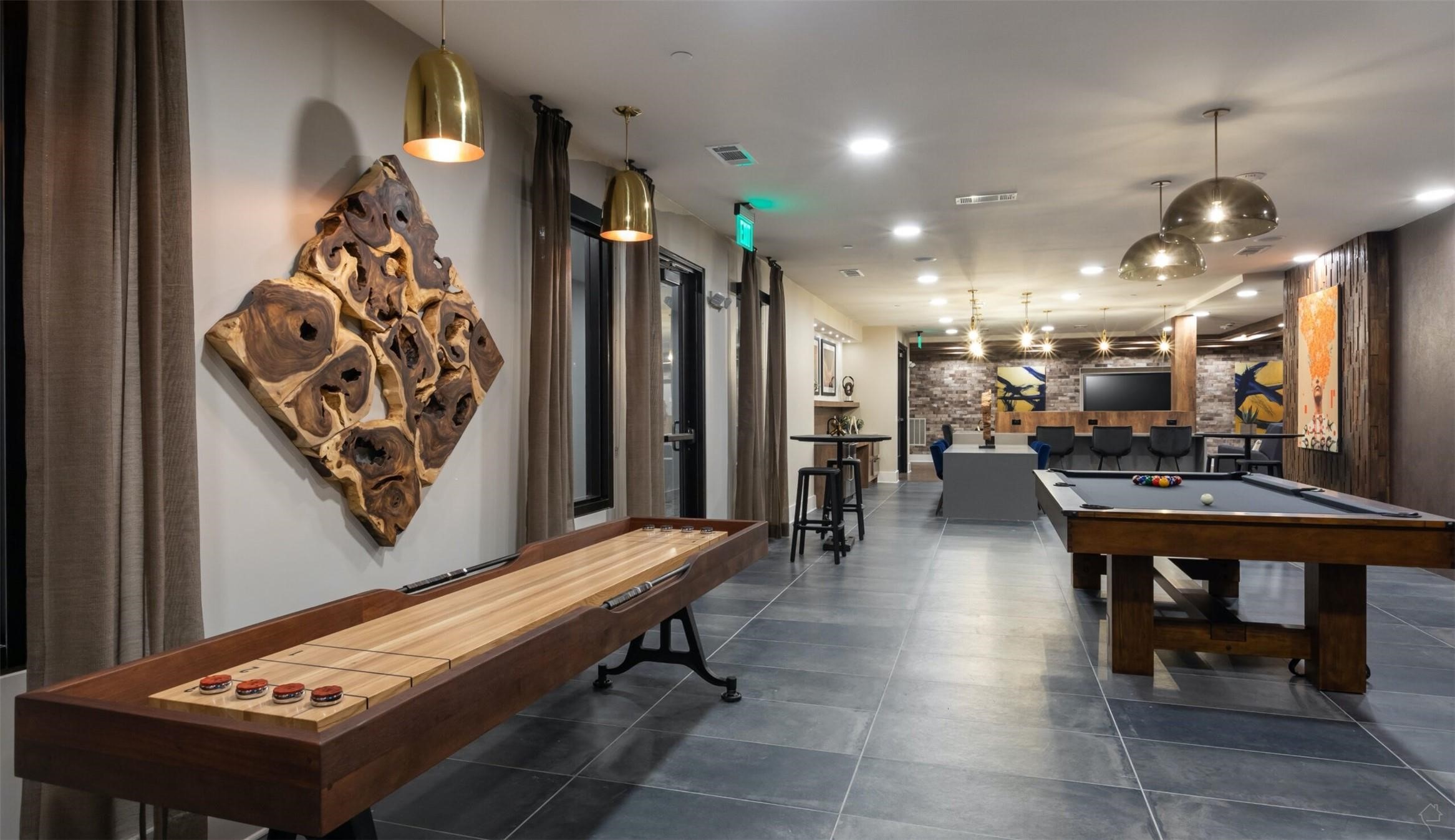 3636 West Dallas Street, Unit 511 Houston, TX 77019 - Photo 26 of 40 a room with lots of chairs and a table