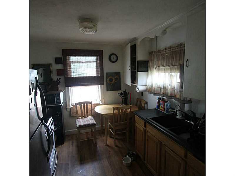 79 Royland Road Warwick, RI 02889 - Photo 2 of 7 Kitchen.
