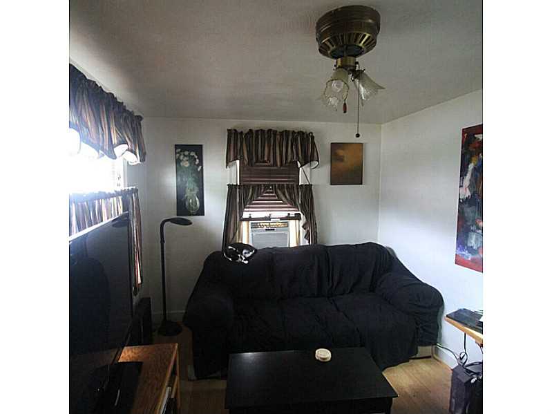 79 Royland Road Warwick, RI 02889 - Photo 3 of 7 Living Room.