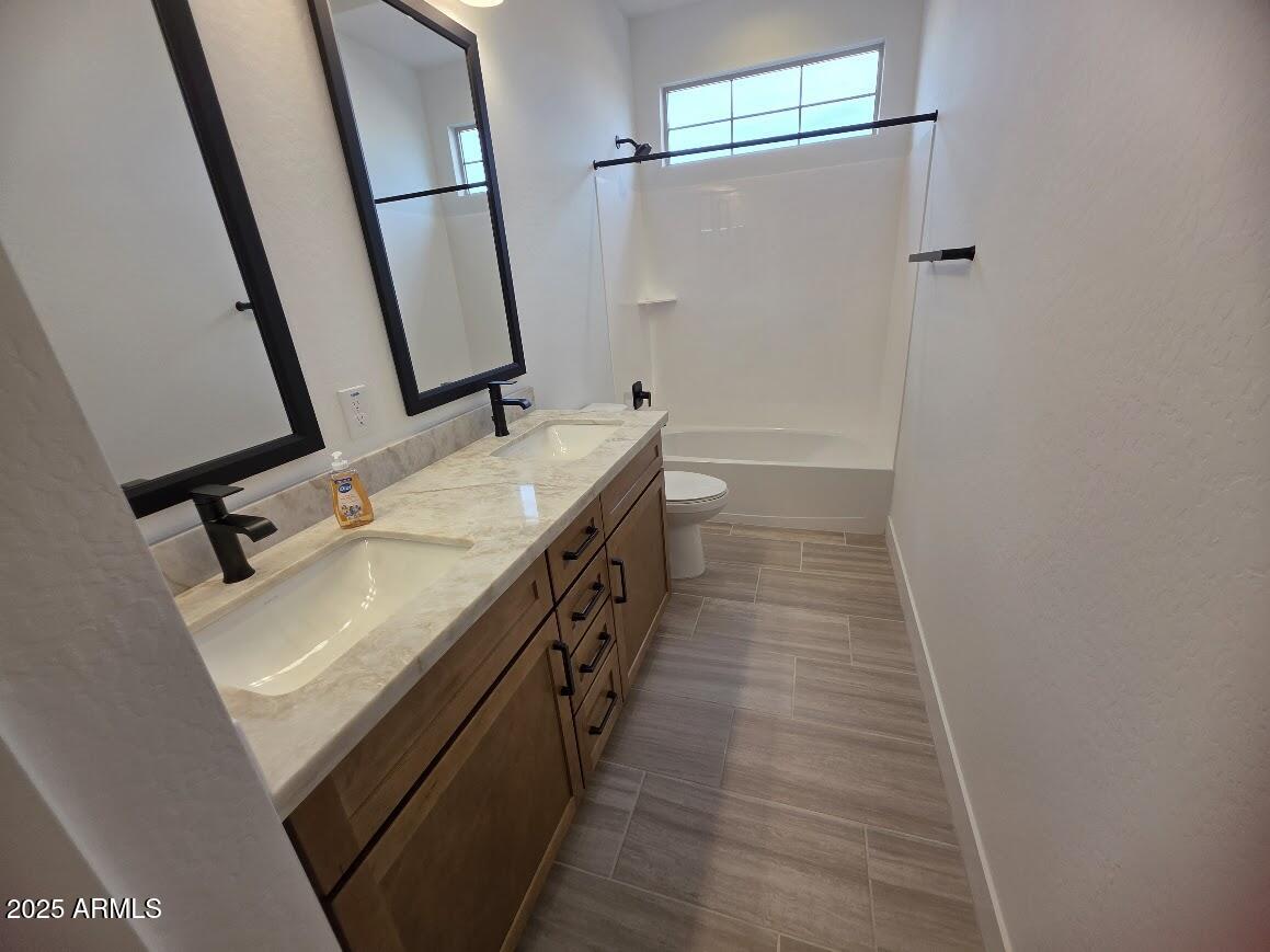 23207 South 207th Way Queen Creek, AZ 85142 - Photo 15 of 27 Guest bath2