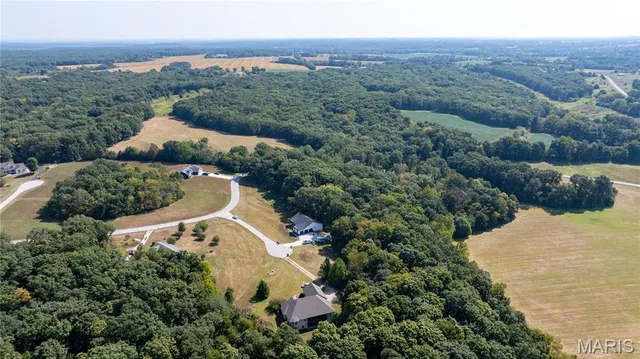 $60,000 | 804 Timber Creek Court, Hawk Point, MO 63349