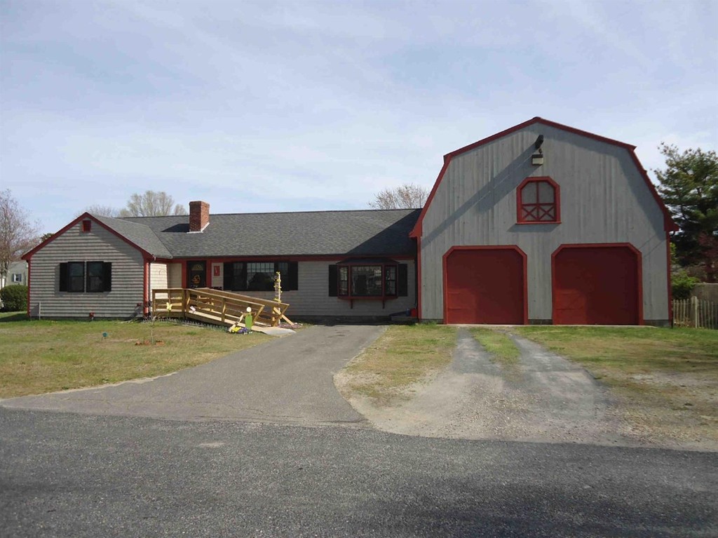 11 Powhatan Road Yarmouth, MA 02664 - Photo 1 of 23