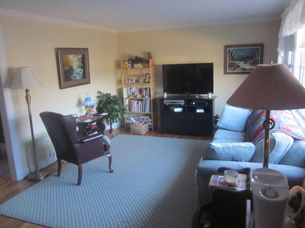 11 Powhatan Road Yarmouth, MA 02664 - Photo 2 of 23