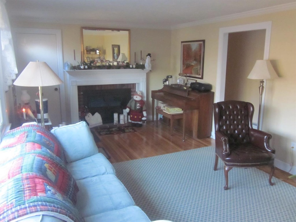11 Powhatan Road Yarmouth, MA 02664 - Photo 3 of 23