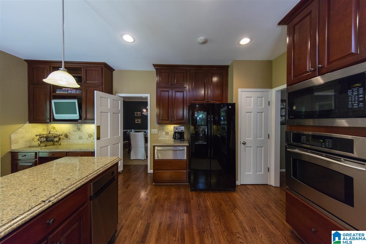2025 Shagbark Road Birmingham, AL 35244 - Photo 17 of 36