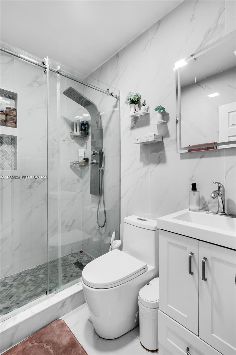 174 East 40th Street Hialeah, FL 33013 - Photo 3 of 30