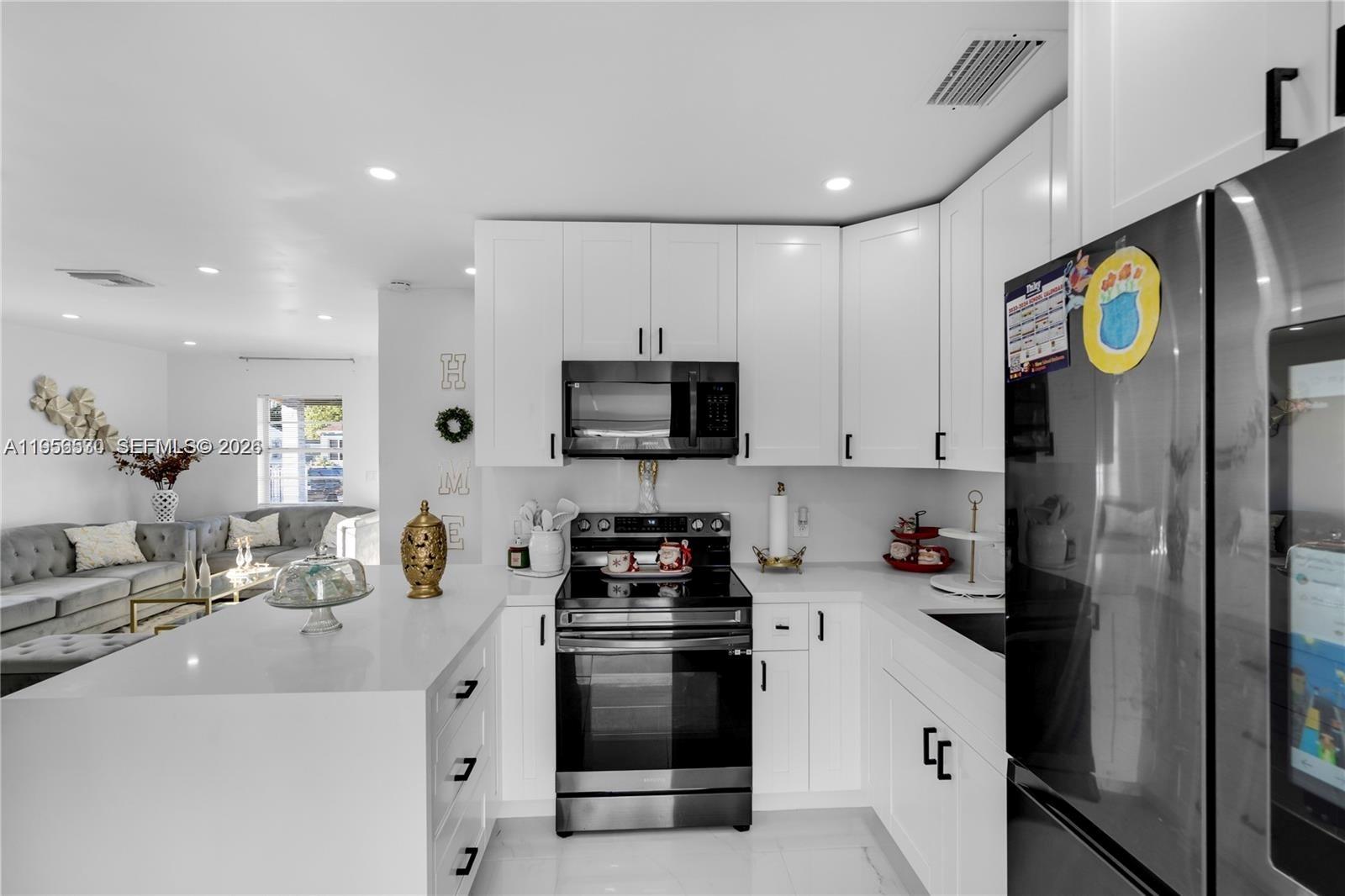 174 East 40th Street Hialeah, FL 33013 - Photo 8 of 30