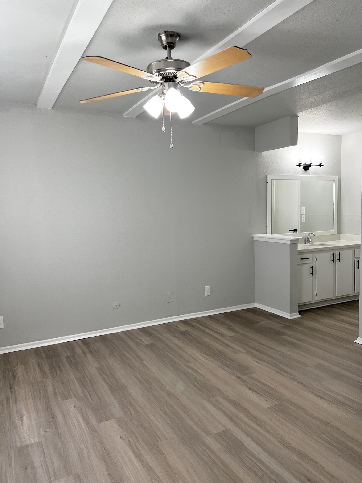 6200 West Tidwell Road, Unit 1901 Houston, TX 77092 - Photo 8 of 14 Bedroom 1