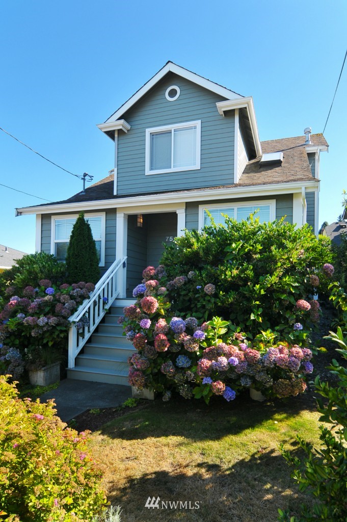 751 North 65th Street Seattle, WA 98103 - Photo 1 of 15 Gallery Image 1