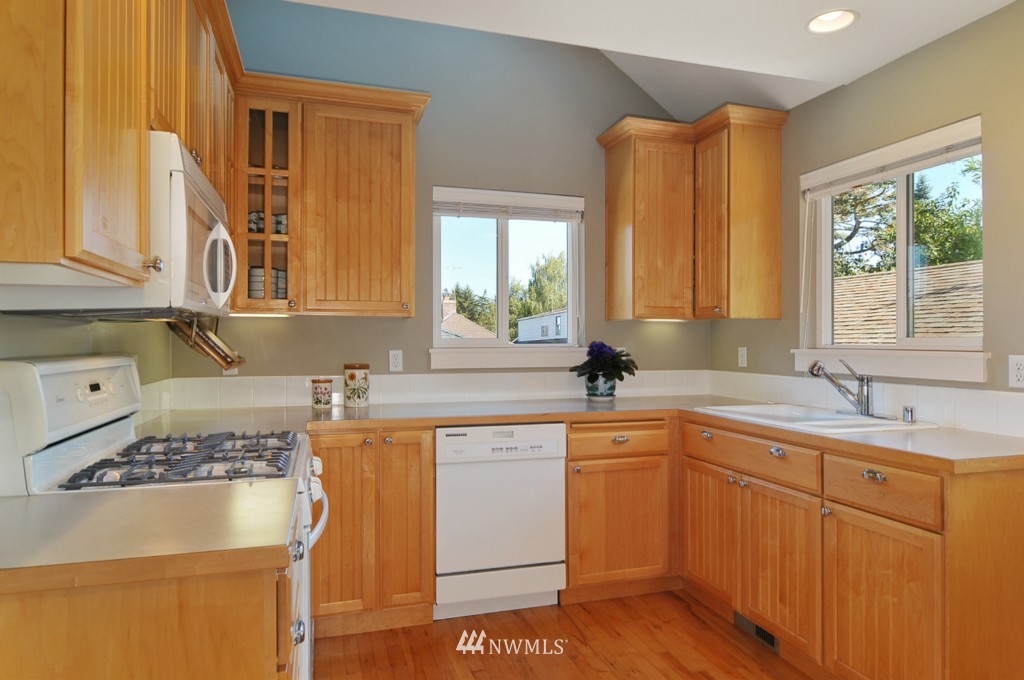 751 North 65th Street Seattle, WA 98103 - Photo 5 of 15 Gallery Image 5
