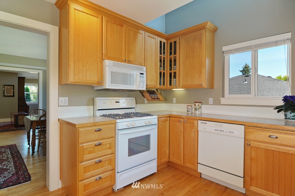 751 North 65th Street Seattle, WA 98103 - Photo 6 of 15 Gallery Image 6