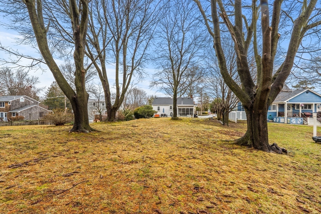 72 Village Street Marblehead, MA 01945 - Photo 17 of 20