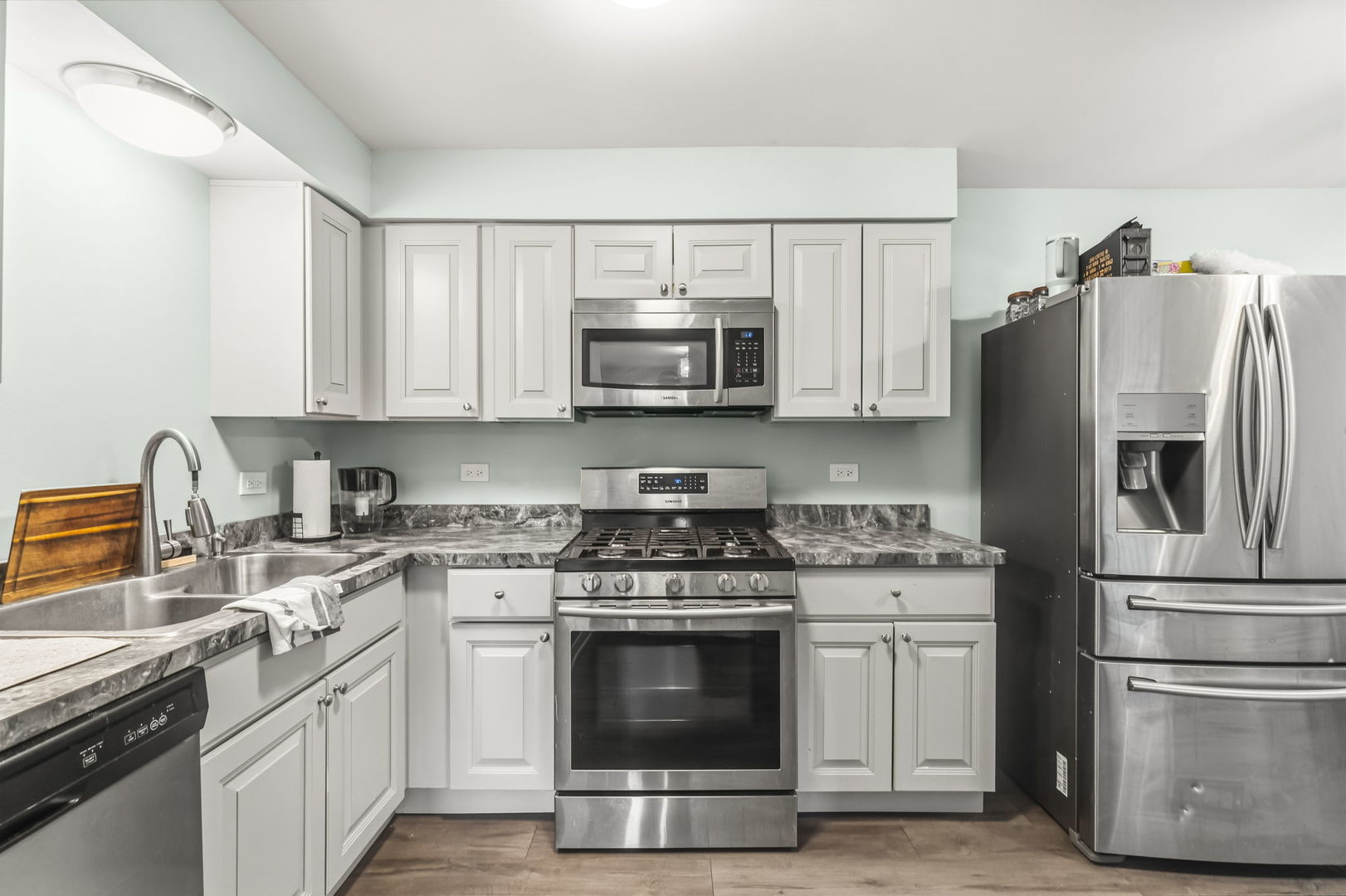 10304 Ridgeland Avenue, Unit 207 Chicago Ridge, IL 60415 - Photo 3 of 16