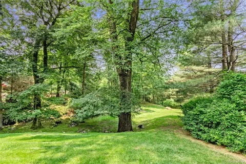 $3,000,000 | 94 Cliff Road, Tuxedo Park, NY 10987