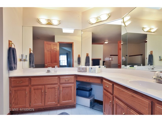 4948 Riedy Place Lisle, IL 60532 - Photo 8 of 10 Gallery Image 8