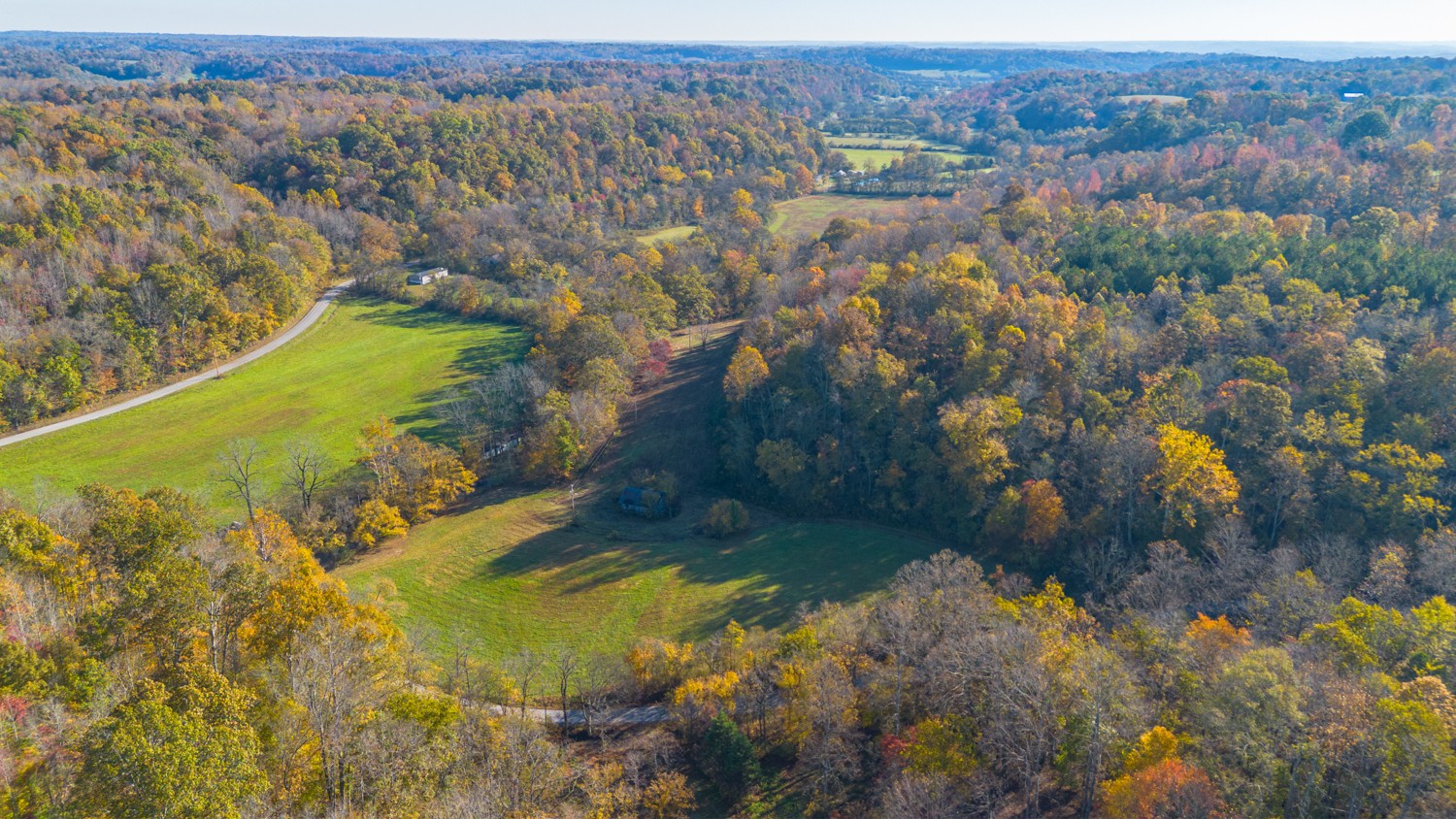 283 Fleeman Road Lawrenceburg, TN 38464 - Photo 3 of 17 a view of lake with mountain
