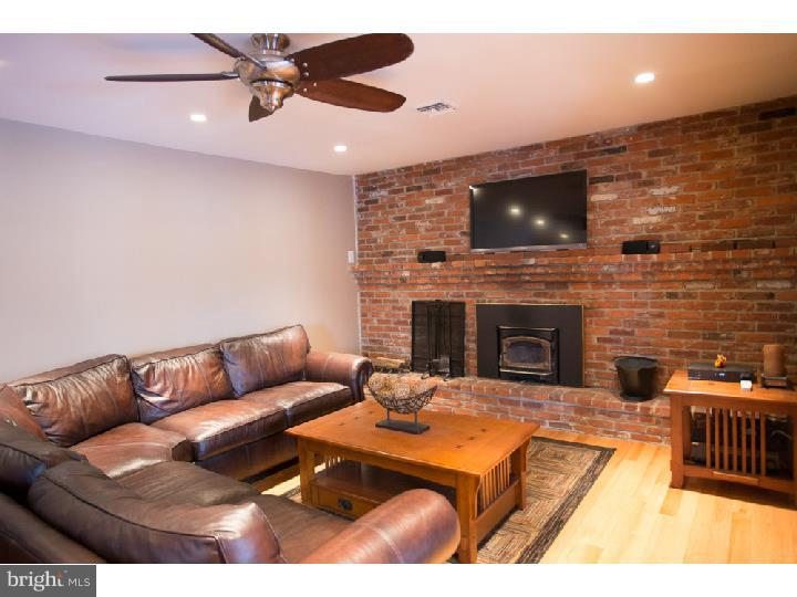 3140 Taft Road Norristown, PA 19403 - Photo 3 of 25 Family Room