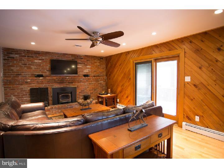 3140 Taft Road Norristown, PA 19403 - Photo 4 of 25 Family Room