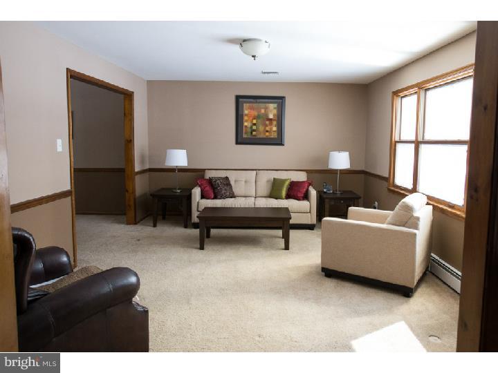 3140 Taft Road Norristown, PA 19403 - Photo 10 of 25 Living Room
