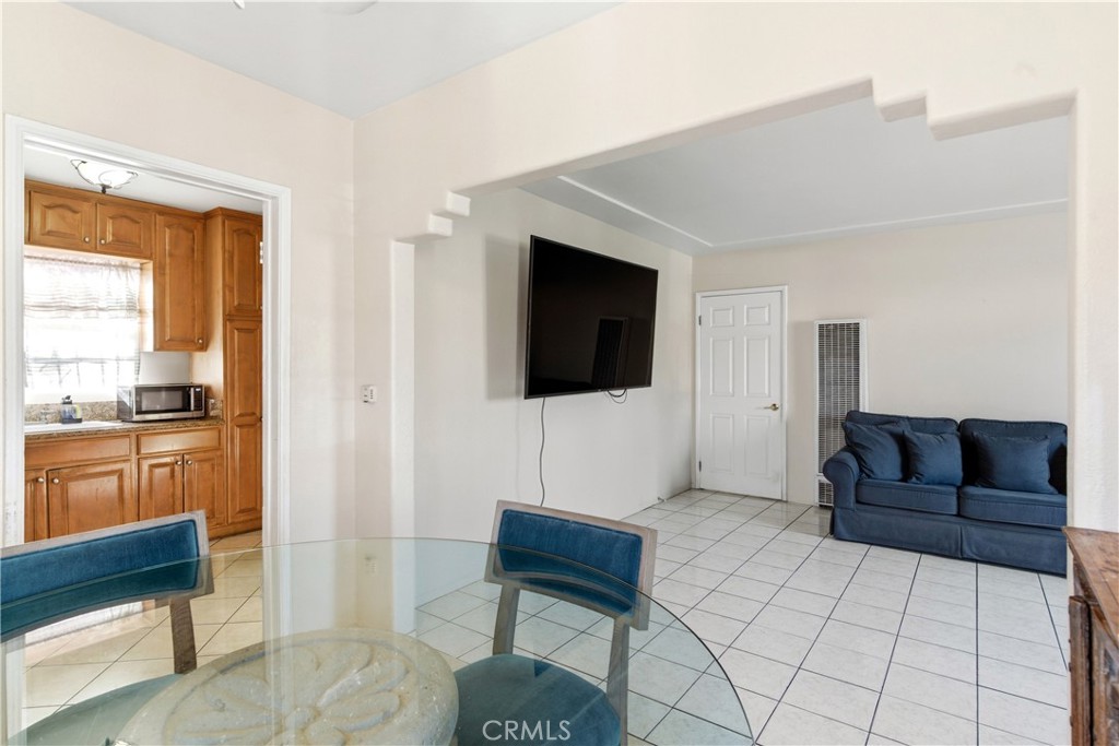 10731 Wright Road South Gate, CA 90280 - Photo 7 of 35