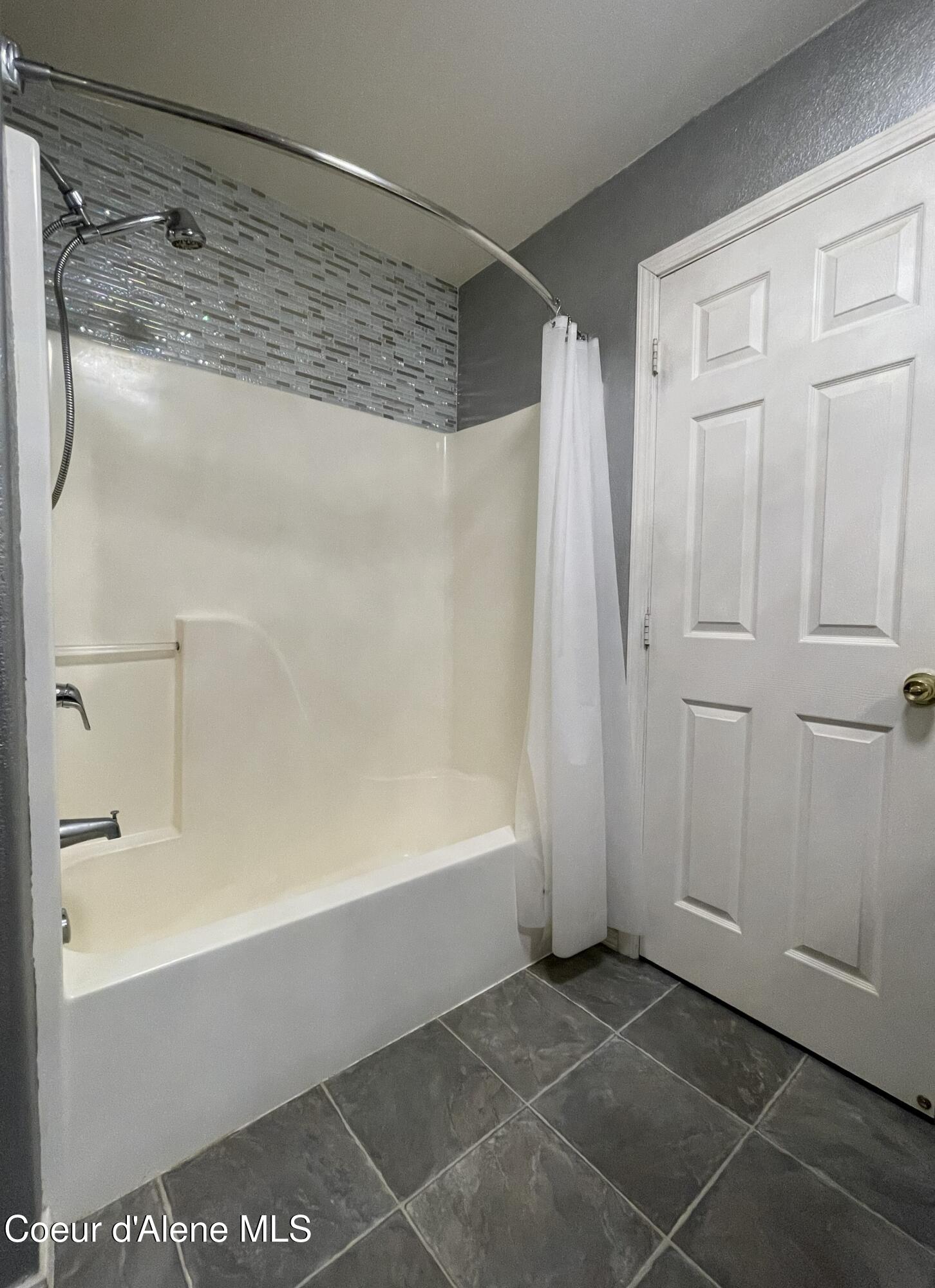 1201 Spruce Street Sandpoint, ID 83864 - Photo 26 of 47 Master Bath Shower