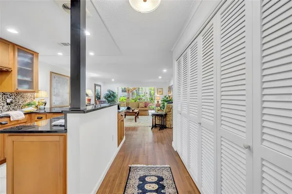 $350,000 | 700 Melrose Avenue, Unit J1, Winter Park, FL 32789