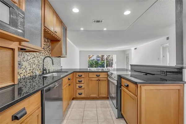 $350,000 | 700 Melrose Avenue, Unit J1, Winter Park, FL 32789