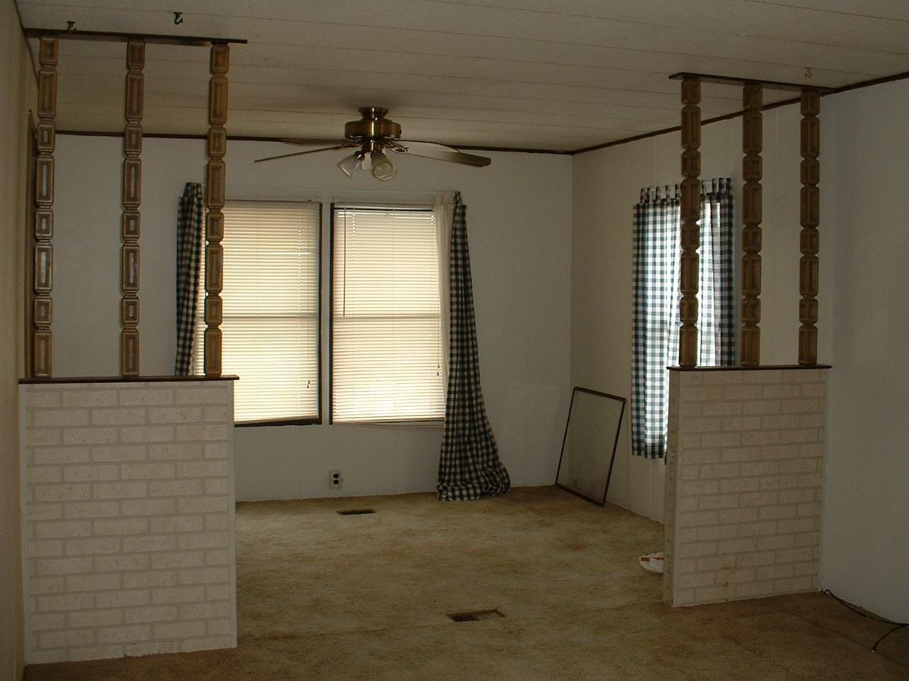 525 Rouse Road, Unit 16 Sunnyside, WA 98944 - Photo 3 of 6 a view of empty room with windows