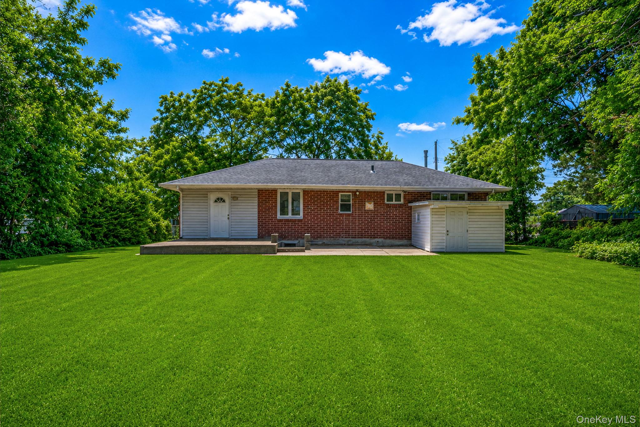 9 Standish Road Brentwood, NY 11717 - Photo 6 of 24