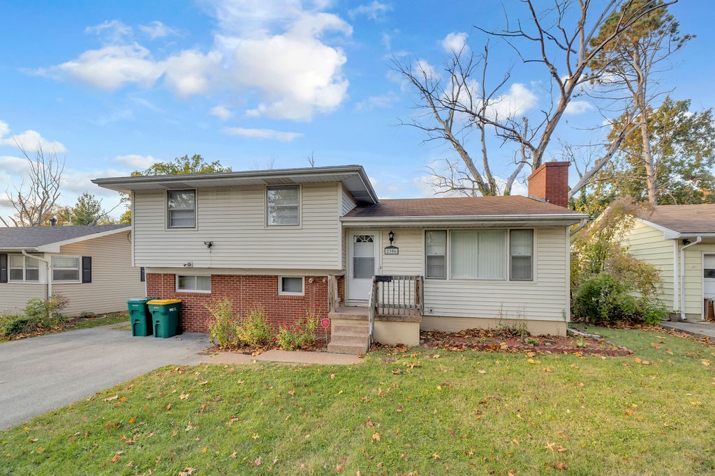2306 Yorkshire Drive Decatur, IL 62526 - Photo 1 of 21 Gallery Image 1