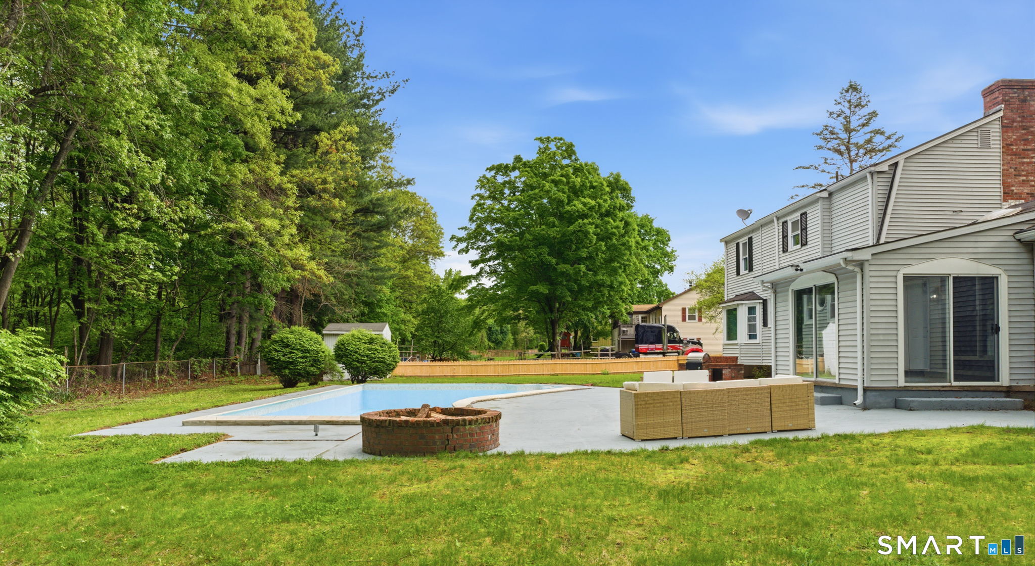 35 Hollow Brook Road Windsor, CT 06095 - Photo 3 of 40