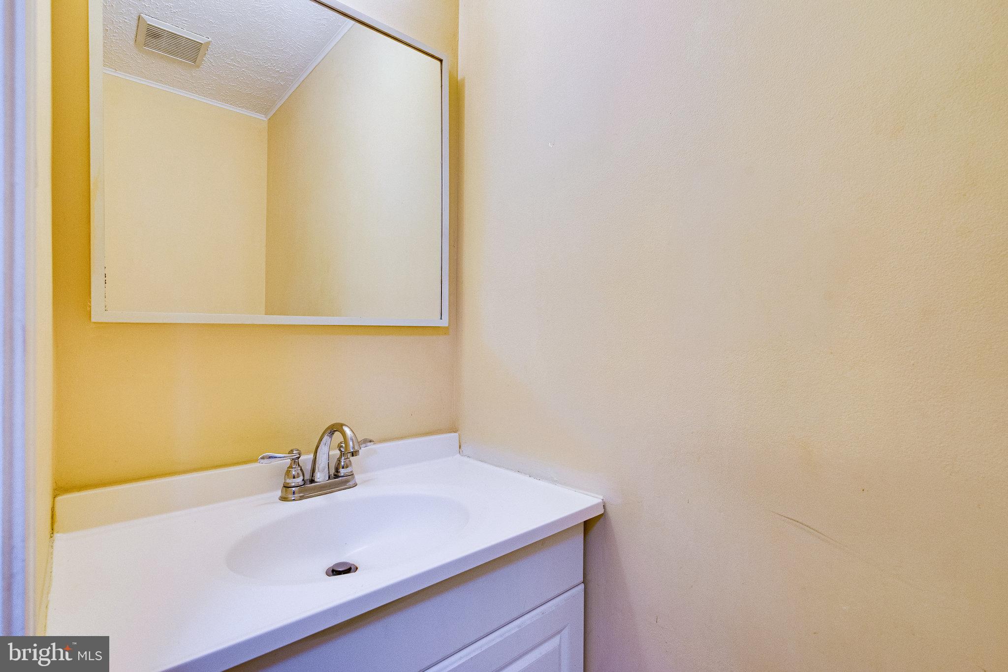 7481 Lone Star Road Lorton, VA 22079 - Photo 8 of 29 Gallery Image 8