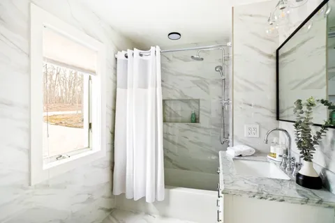$1,795,000 | 147 Sycamore Drive, East Hampton, NY 11937