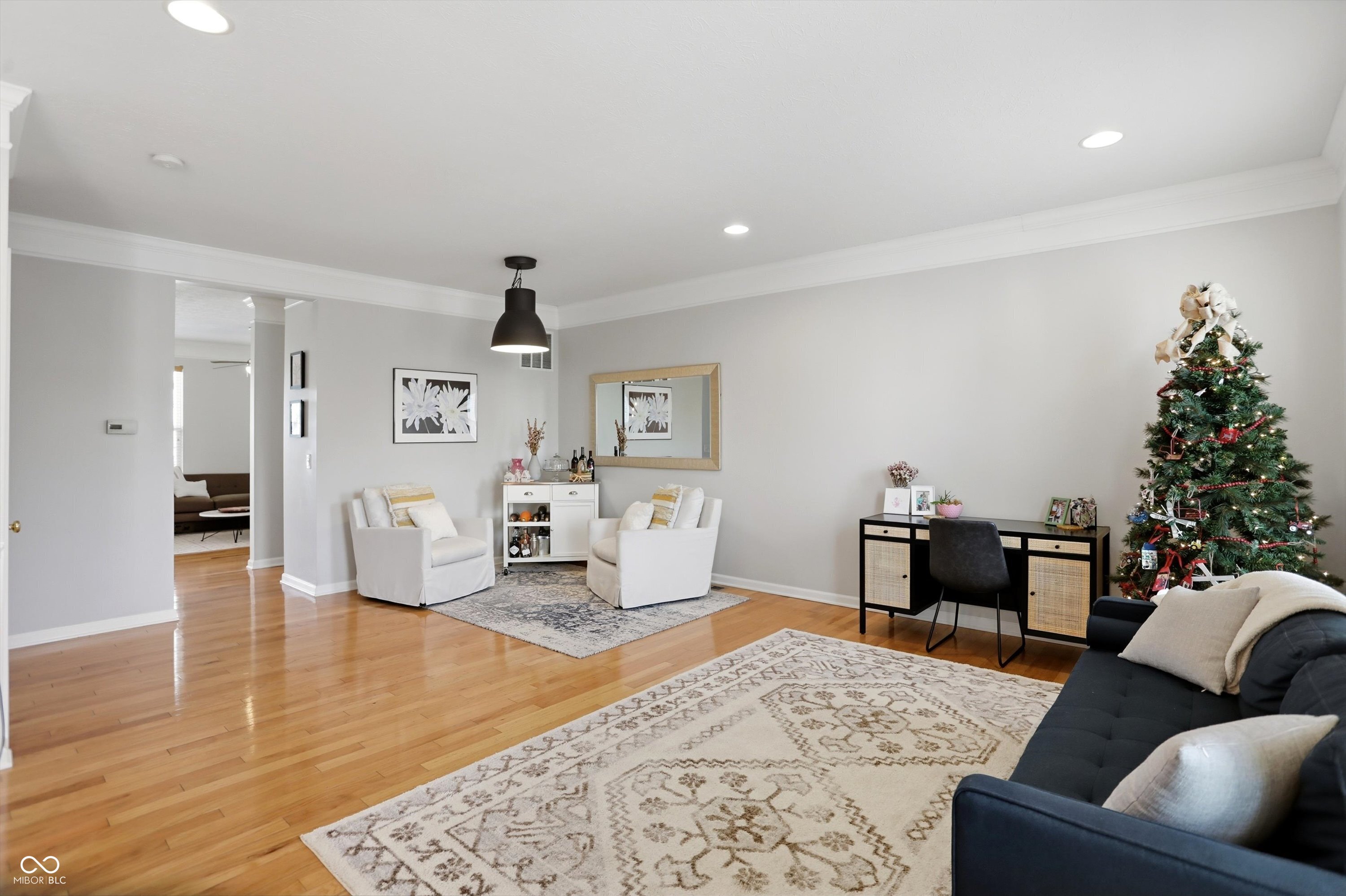 992 Bard Lane Carmel, IN 46032 - Photo 4 of 39