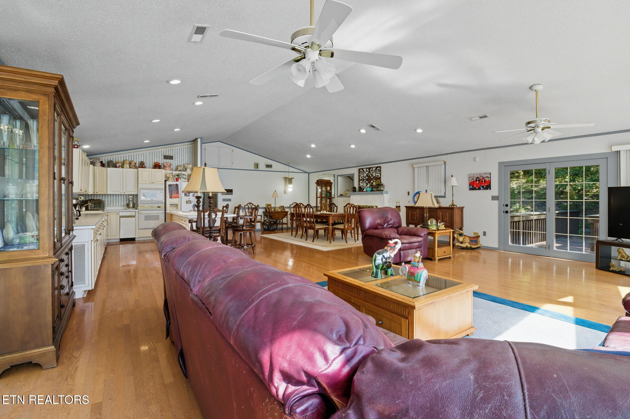1356 Jayell Road Sevierville, TN 37862 - Photo 13 of 59 Living Room/Kitchen Combo